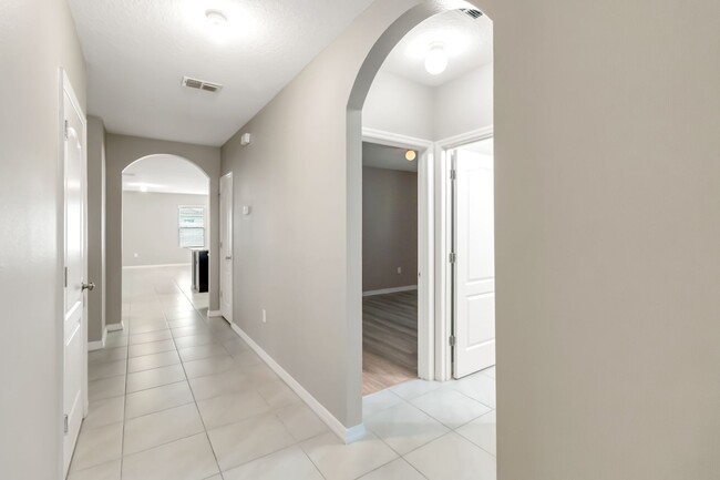 Foto del edificio - Beautiful 4/2 Energy Efficient Home in St....