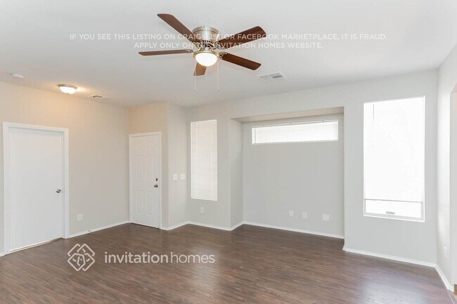 Foto del edificio - 244 Pleasant Pebble St
