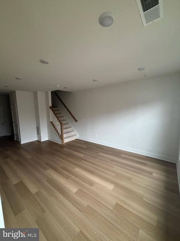 Foto del edificio - 43396 Farringdon Sq