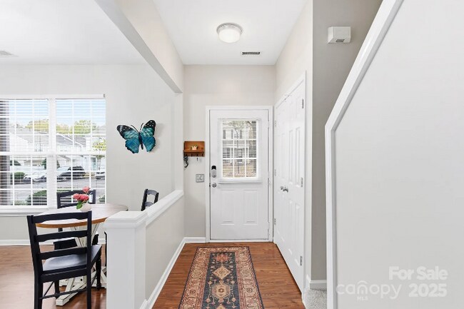 Foto del edificio - 6728 Rothchild Dr