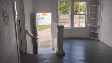 Building Photo - 201-203-203 E Washington Ave