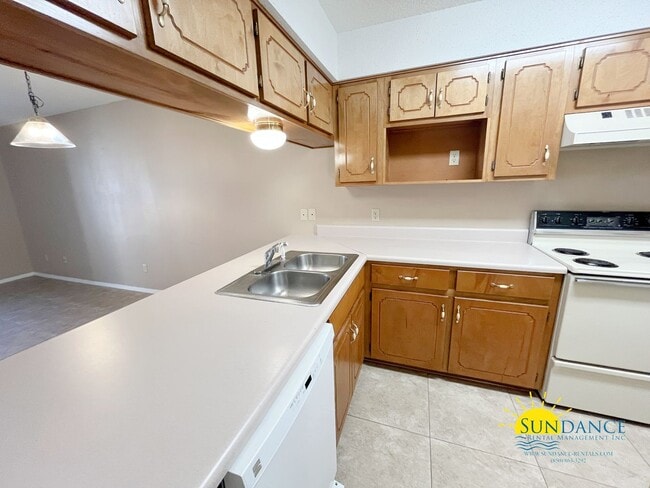 Building Photo - Nice 2 Bedroom Unit in Niceville!