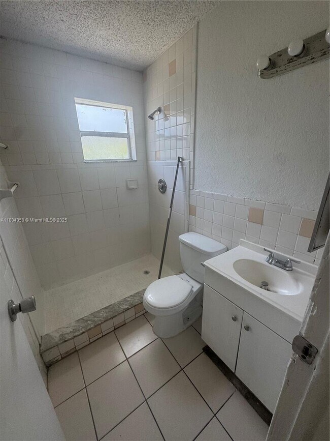 Foto del edificio - 2856 NW 14th St