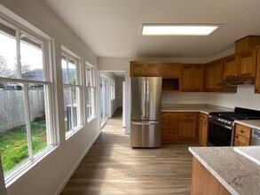 Building Photo - 1720 L St