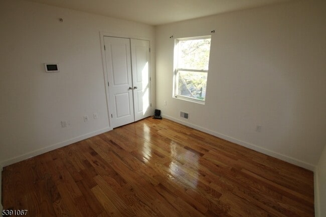 Photo - 100 Grove Terrace Apartment