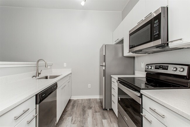 Building Photo - 3015 Bryan St