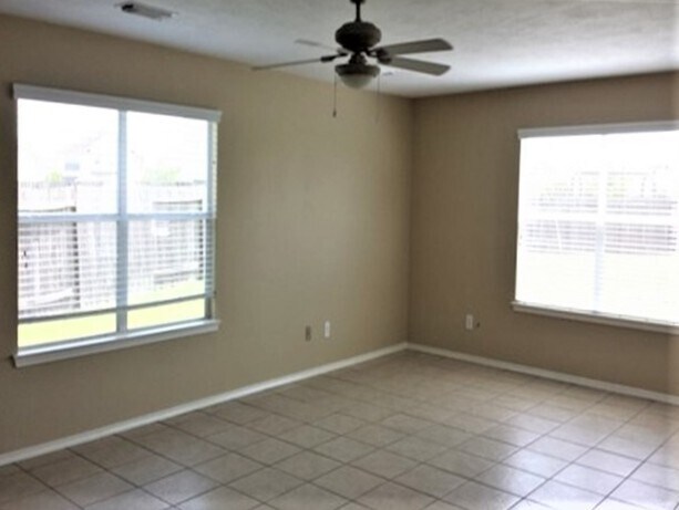 Foto del edificio - 3406 Chateaucrest Ct