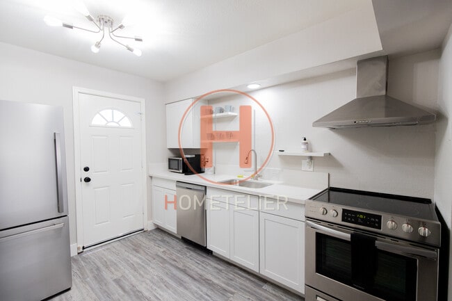 Photo - 2812 N 17th Pl Apartment