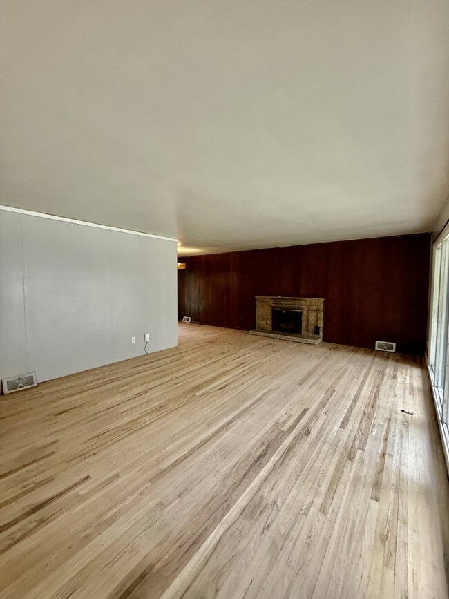 Foto del edificio - 1691 Meadowmoor Rd