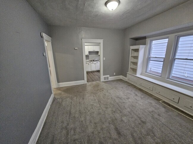 Building Photo - 12717 Parkhill Ave