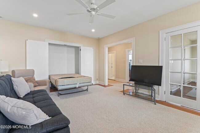 Foto del edificio - 1 Roseld Ave