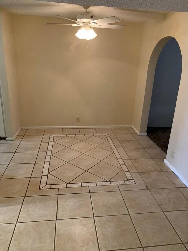 Foto del edificio - 3312 Tanglewood Ln