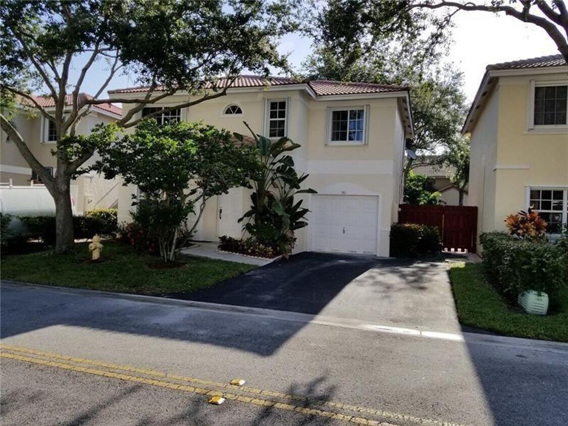 Foto principal - 90 NW 110th Ave