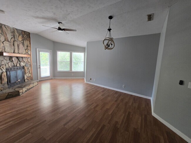 Foto del edificio - 6792 Willowbrook Dr