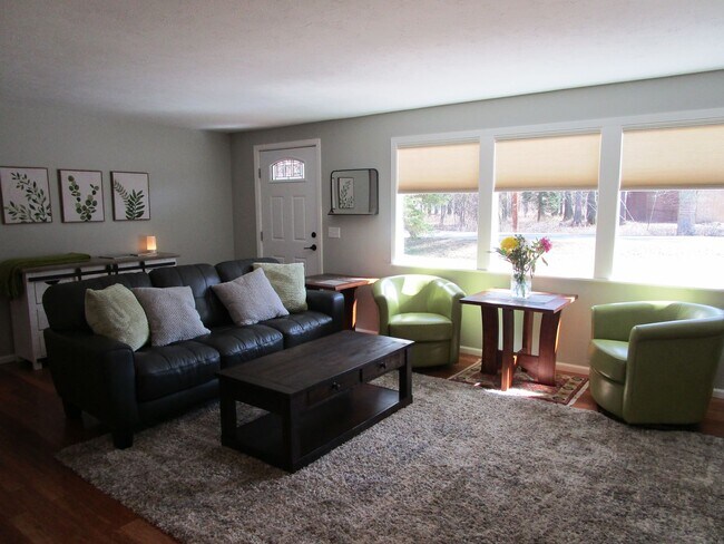 Foto del edificio - Charming  Furnished 3 bedroom Home in Whitefish