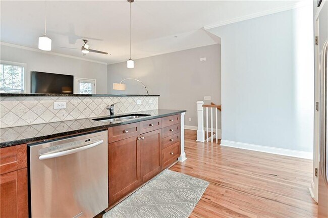 Foto del edificio - 1939 Sterling Oaks Cir NE
