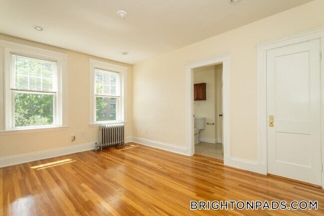 Foto del edificio - 286 Chestnut Hill Ave
