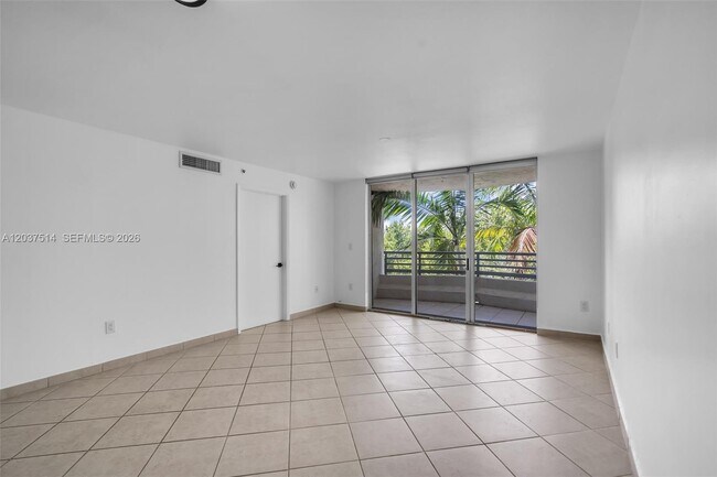 Building Photo - 1401 Bay Rd
