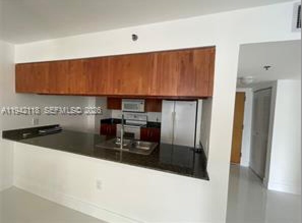 Foto del edificio - 1200 Brickell Bay Dr