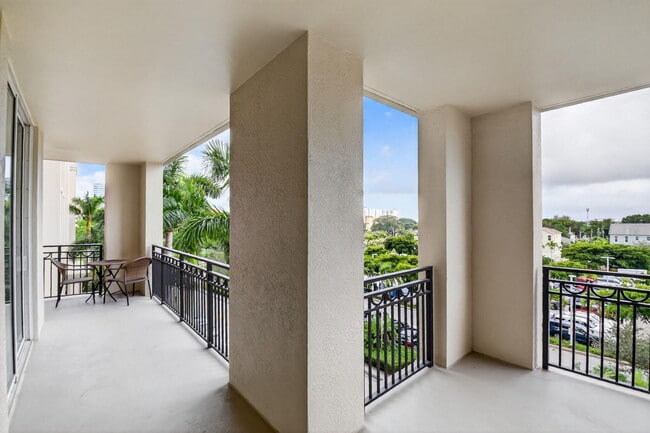 Building Photo - 550 Okeechobee Blvd