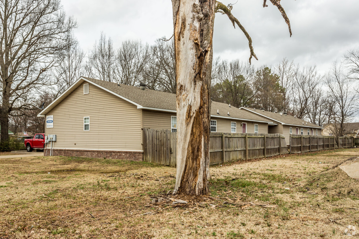 Building Photo - Griffin Place Apartments