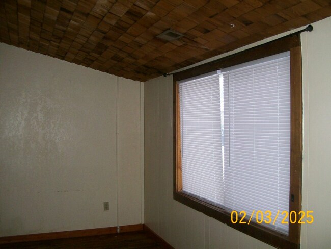 Foto del edificio - 528 N M St