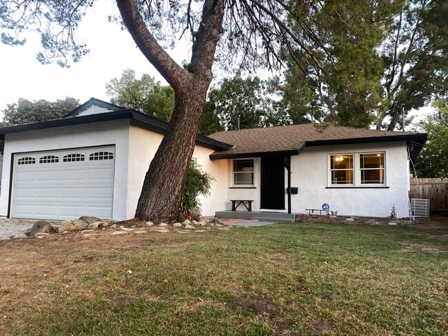 Building Photo - 7808 Ellenbogen St