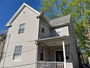 Building Photo - 107 Liberty St