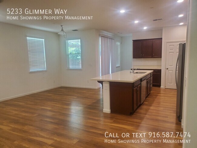 Foto del edificio - 5233 Glimmer Way