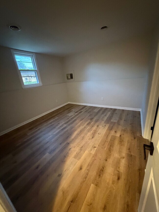Foto del edificio - 251 Locust Ln