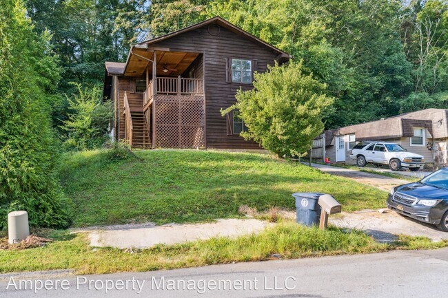 Building Photo - 4 br, 2.5 bath House - 3738 Fountain Ave