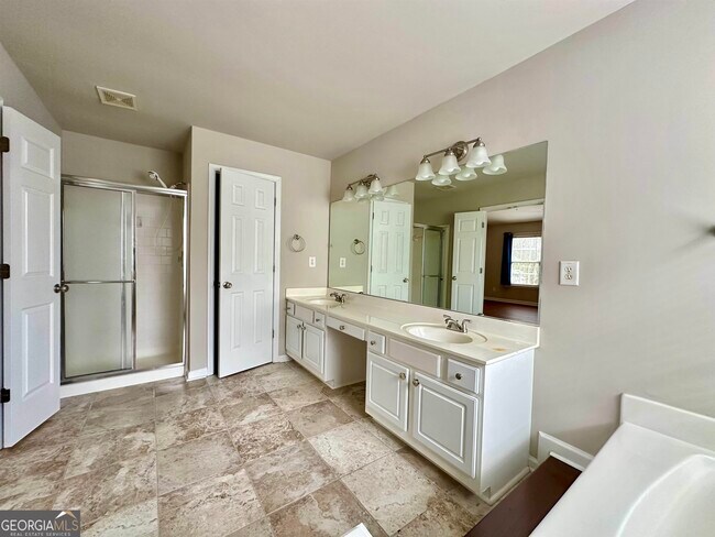 Building Photo - 565 Alstonefield Dr