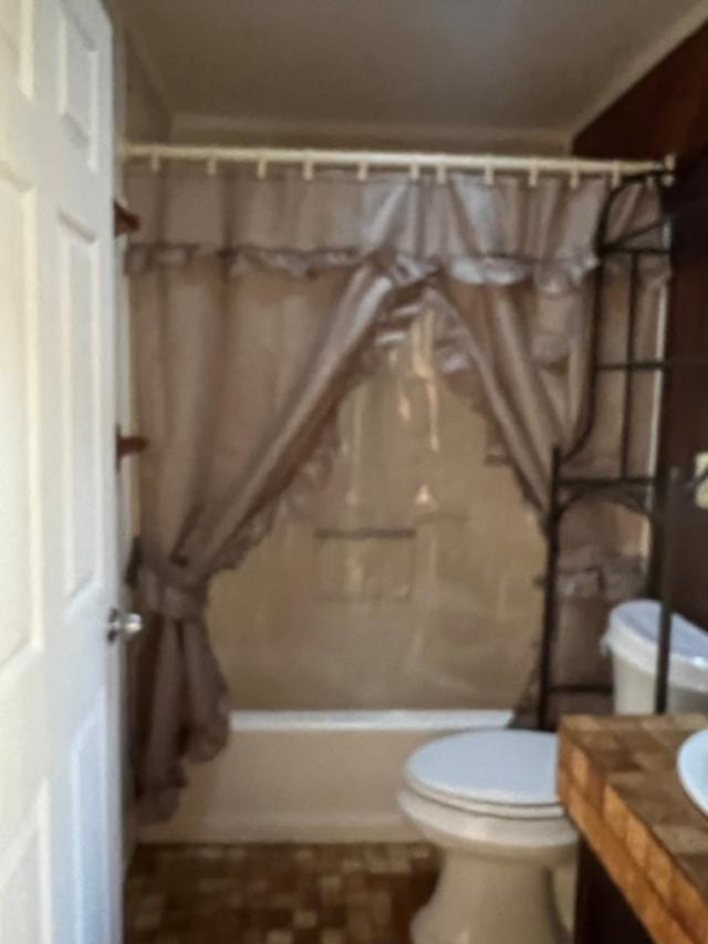 BATH - 388 N Park Victoria Dr
