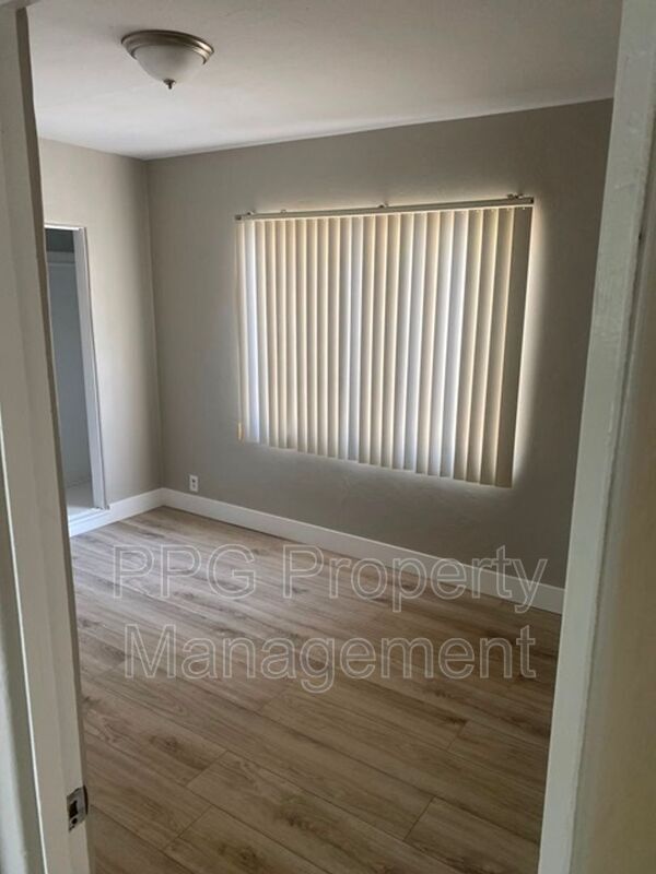 Foto del edificio - 2501 E Clarendon Ave