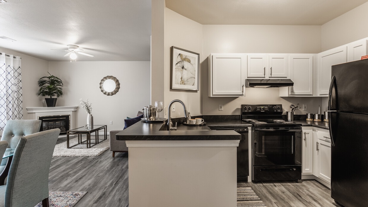 Spacious Renovated Kitchen - Riverchase Apartments