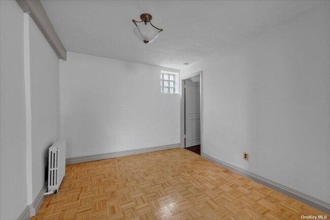 Foto del edificio - 231 Manorhaven Blvd