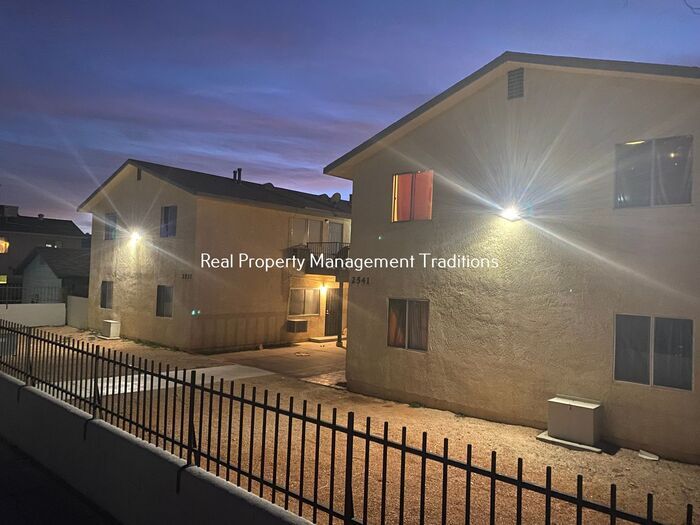 Foto principal - Upgraded 3 + 1 Apartment in Rosamond