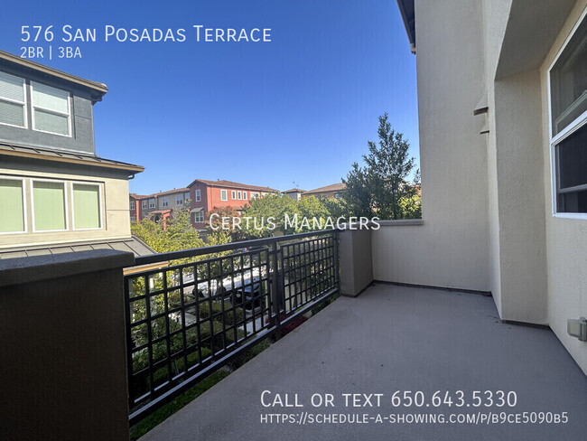 Foto del edificio - Furnished executive 2BR, 2.5BA townhome wi...