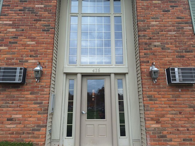 Foto del edificio - Move In Special!!!  Charming Rochester Condo.  Must see!!