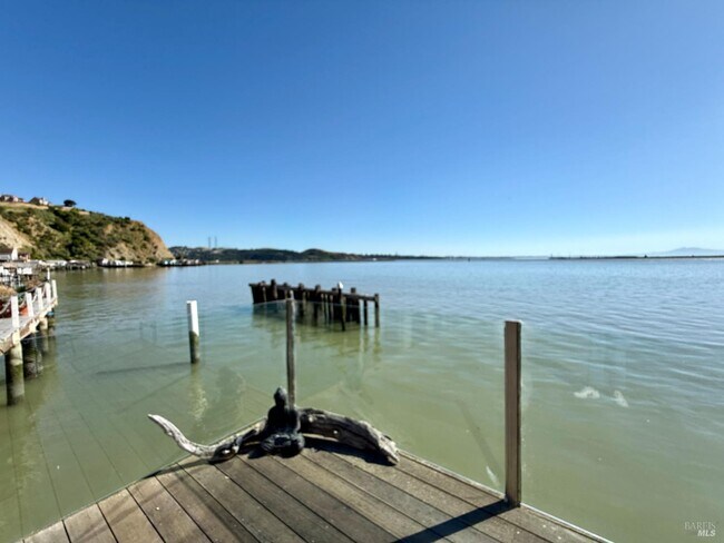 Foto del edificio - 4 Sandy Beach Rd