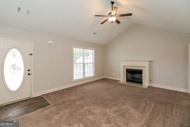 Building Photo - 602 Embassy Walk
