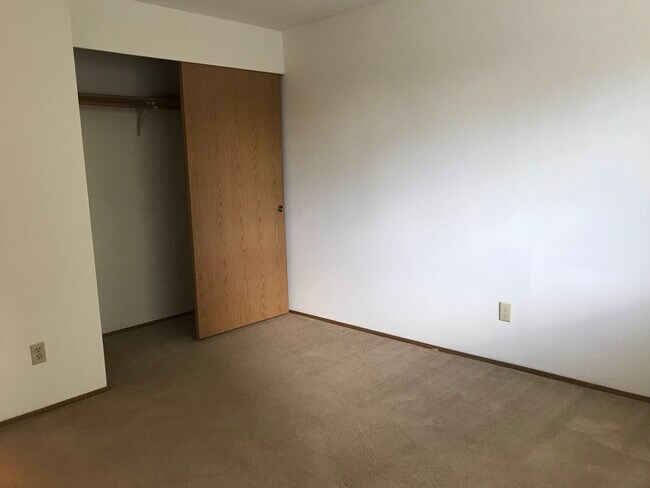 #102 Bedroom1 Closet - Near-u Apartments