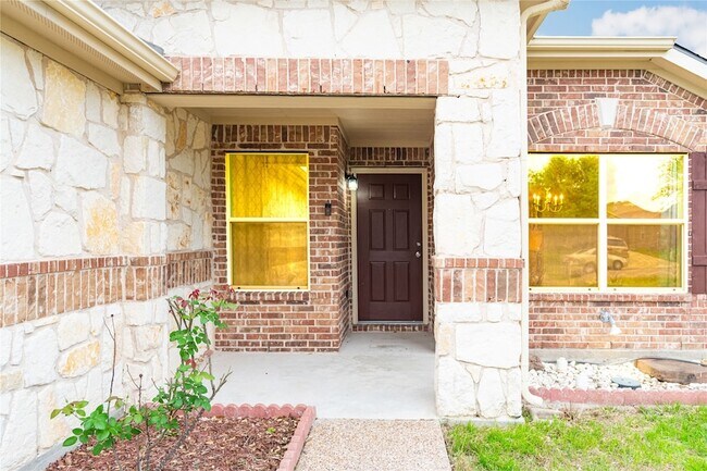 Building Photo - 1906 Castaway Dr