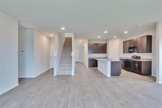 Building Photo - 5512 Sacra Cv