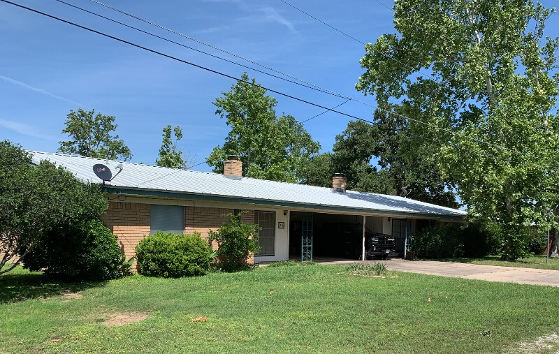 Foto principal - 1805 Greenwood Ln