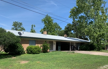 Building Photo - 1805 Greenwood Ln