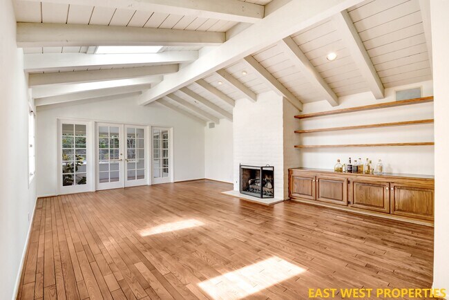 Building Photo - 10981 Lake Ct