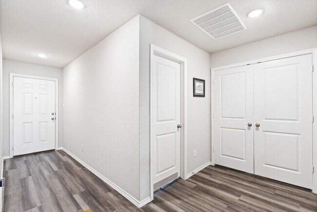 Building Photo - 13726 Locklear Way