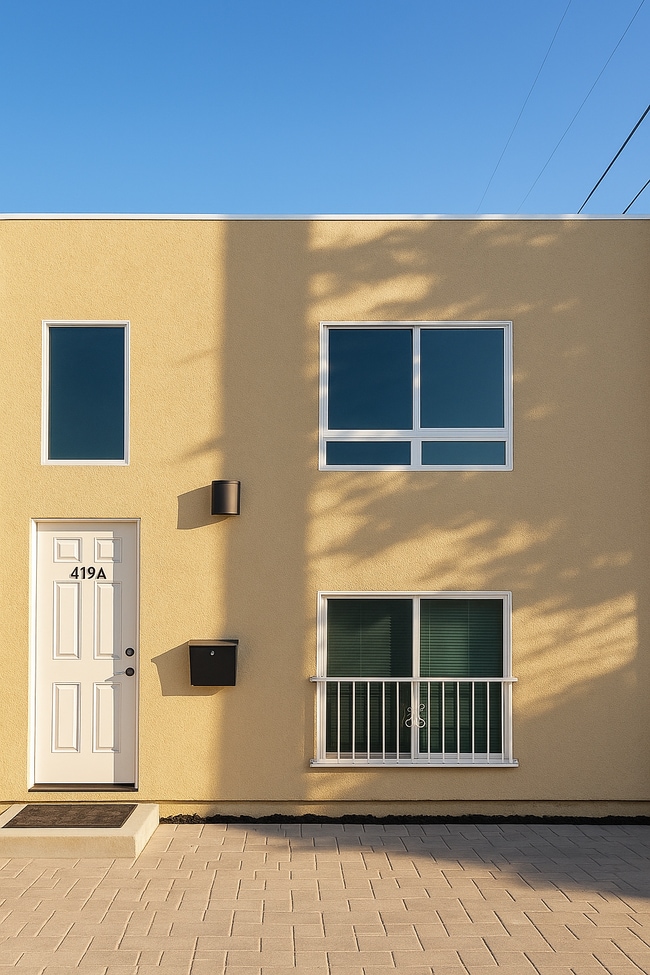 Building Photo - 419 S Clark Dr