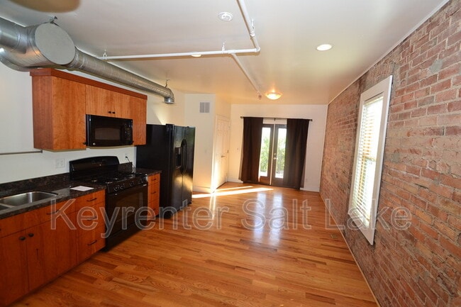 Building Photo - 540 N 600 W